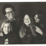 Műtermi családi portré Párizsból, Julival, Dorkával és Miklóssal, 1978-ból